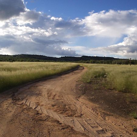 Sasa Safari Camp & Tours Villa Outjo Eksteriør bilde