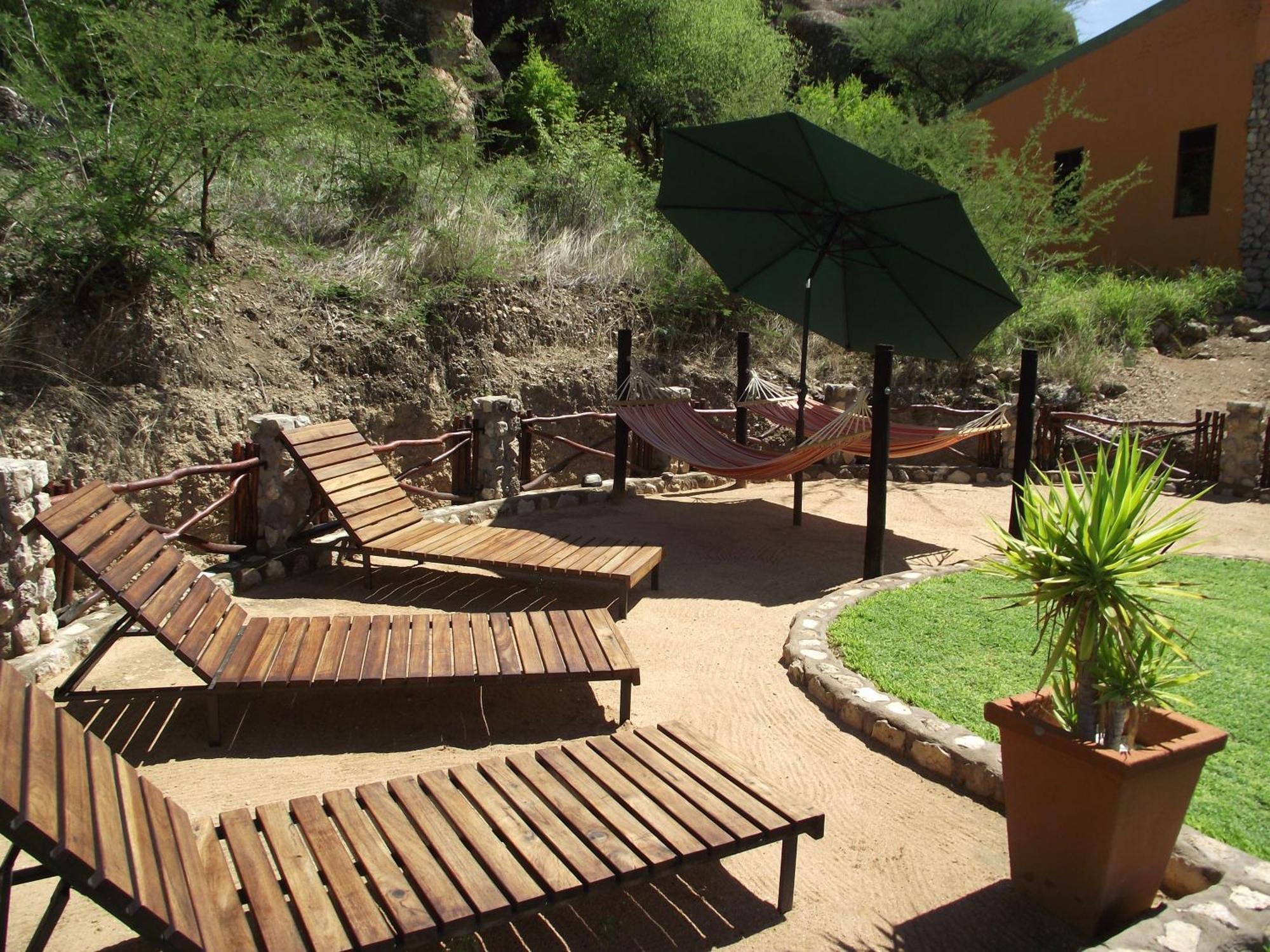 Sasa Safari Camp & Tours Villa Outjo Eksteriør bilde
